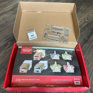 NWT Stampin Up! Paper Pumpkin Crafting Kit